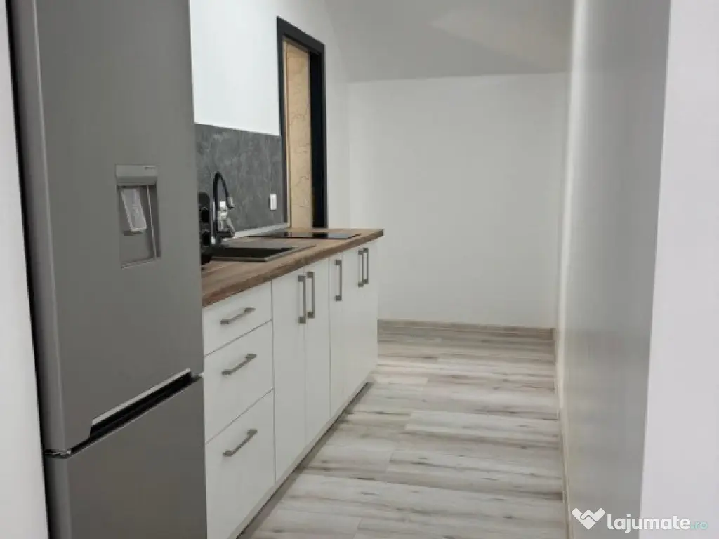 Apartament luxos 2 camere decomandat la doar 2 km de Umf