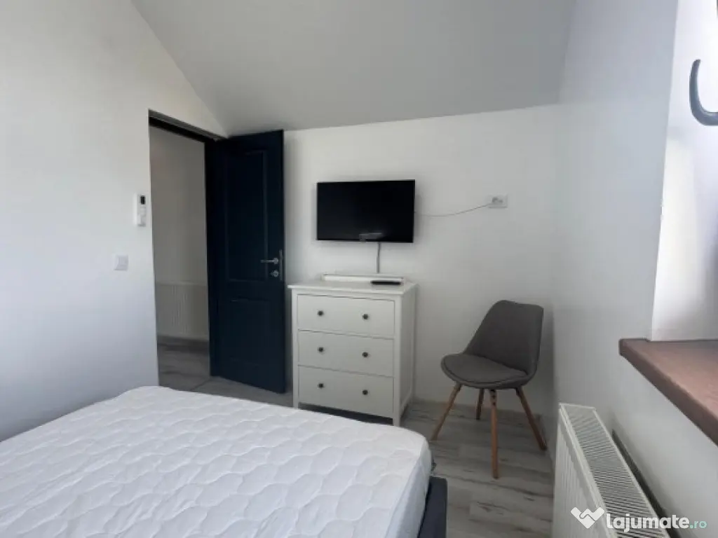 Apartament luxos 2 camere decomandat la doar 2 km de Umf