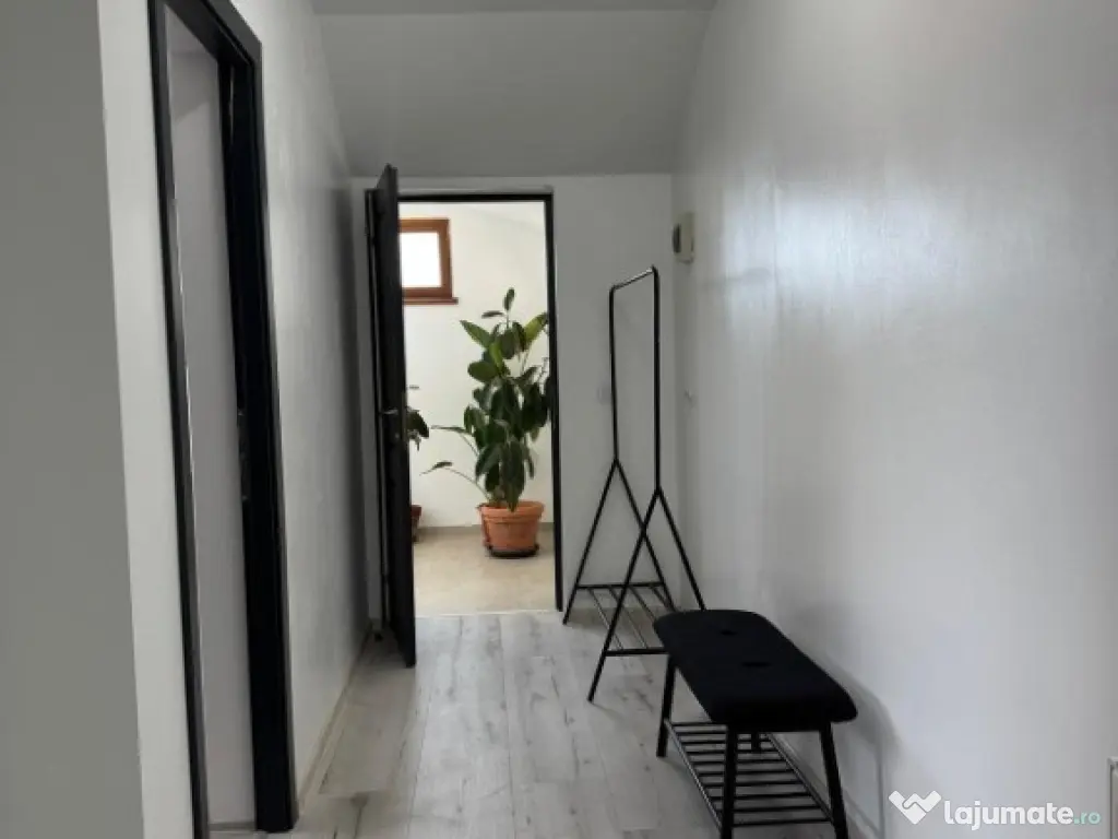 Apartament luxos 2 camere decomandat la doar 2 km de Umf