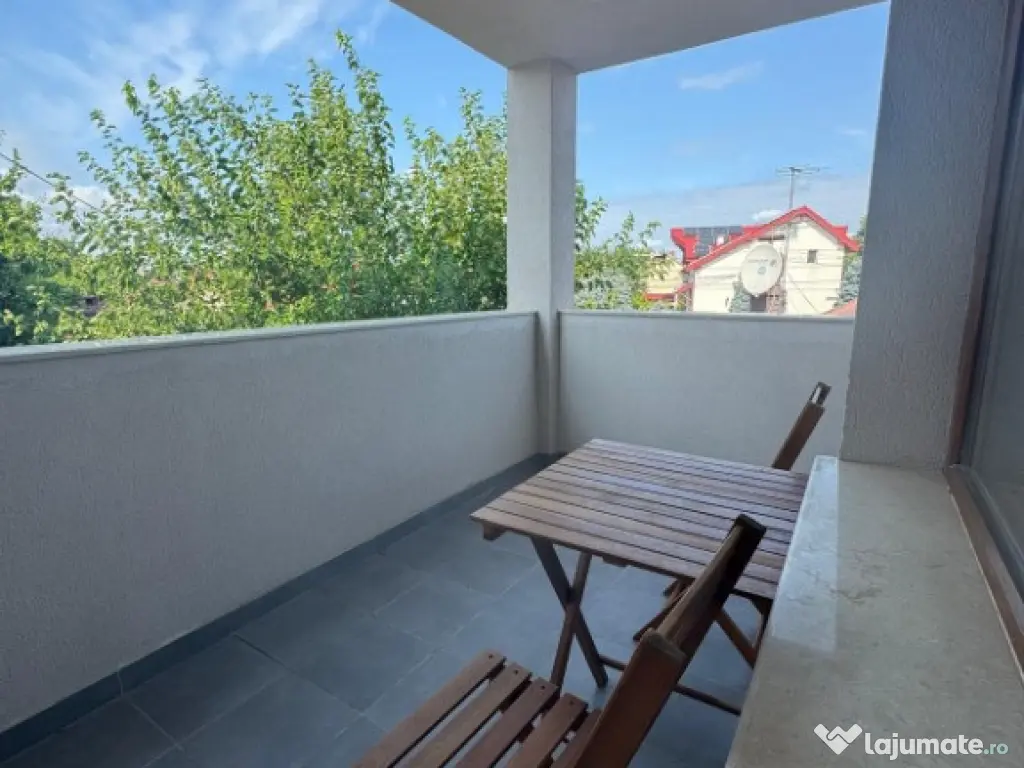 Apartament luxos 2 camere decomandat la doar 2 km de Umf