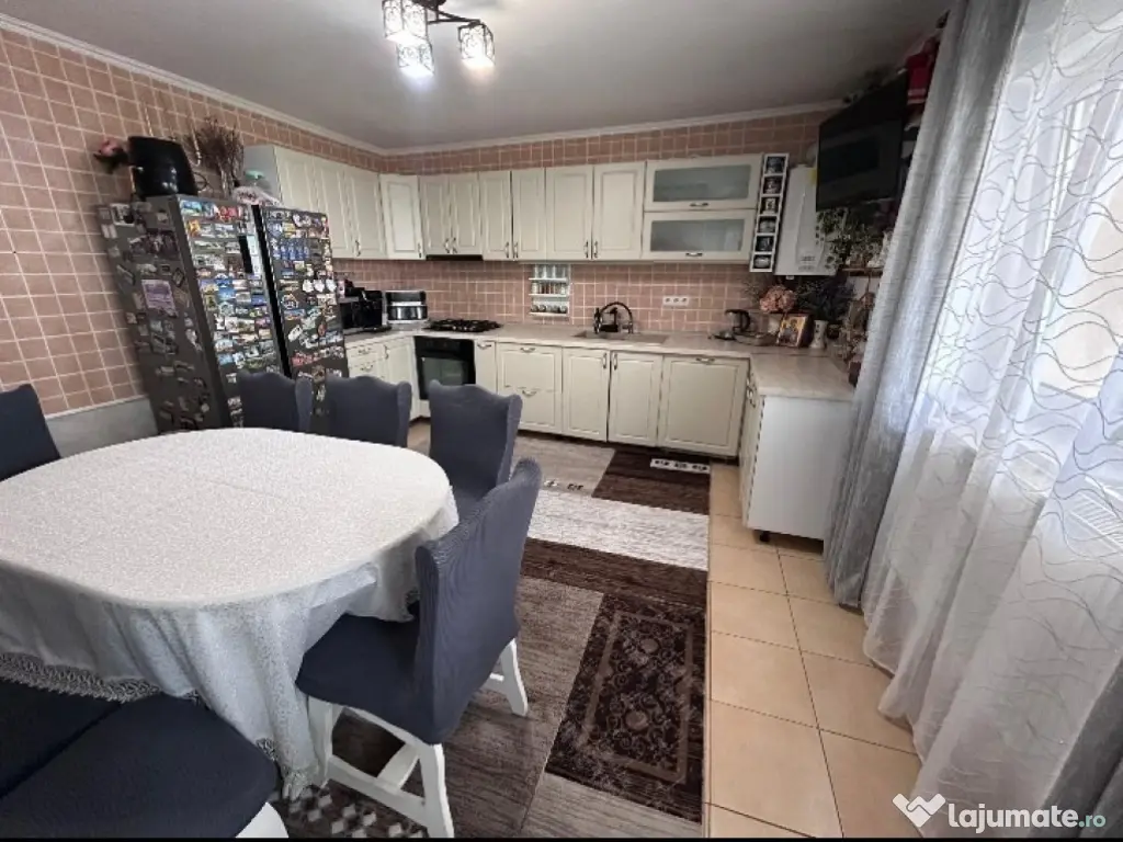 Casa / Vila ( P+1+M ) Zona Burdujeni