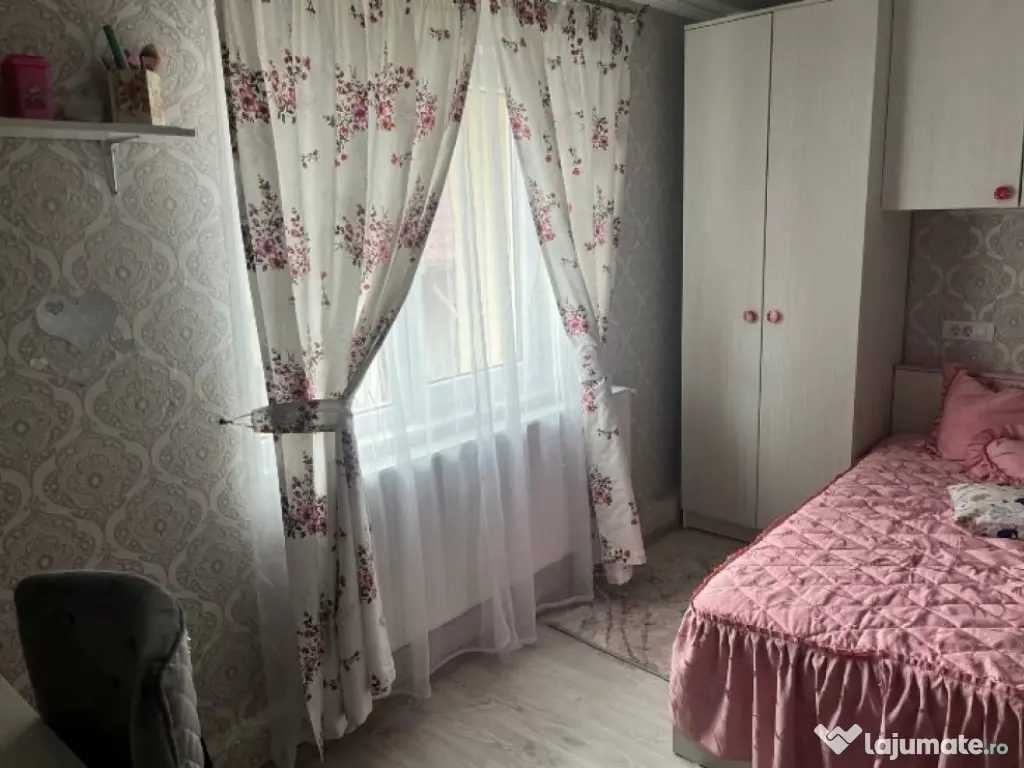 Casa / Vila ( P+1+M ) Zona Burdujeni