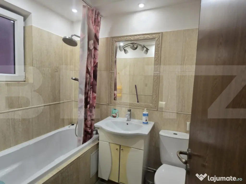 Apartament 3 camere, 67 mp, Micro 14