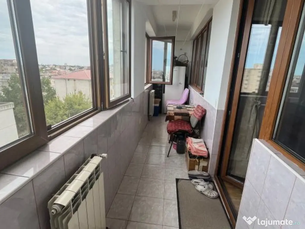 Apartament cu 4 camere FOARTE MARE inel 1