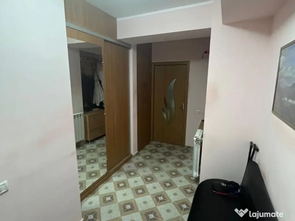 Apartament cu 4 camere FOARTE MARE inel 1