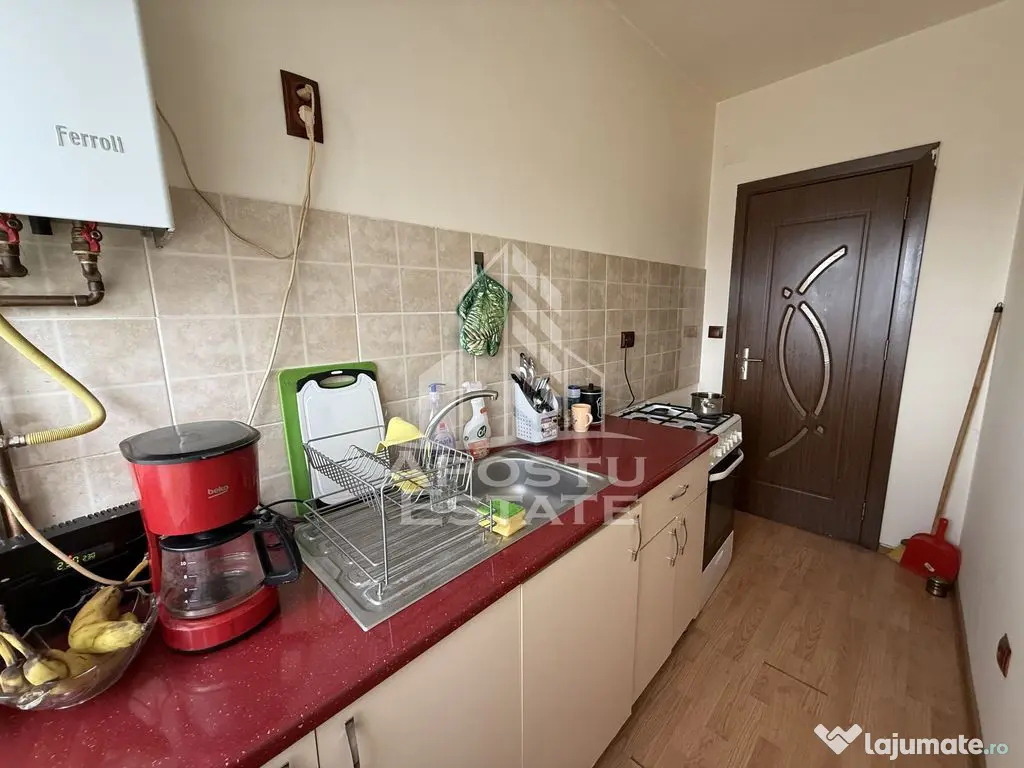 Apartament cu 3 camere, centrala proprie, zona Soarelui 
