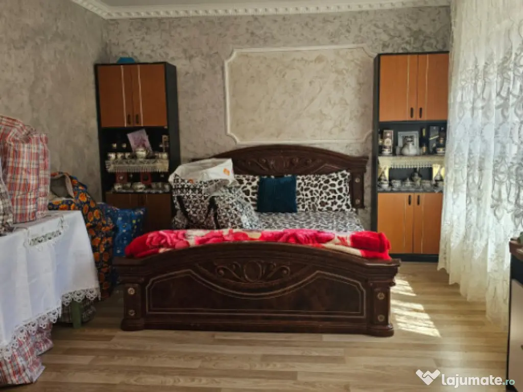 Casa de vanzare - zona Bratianu 