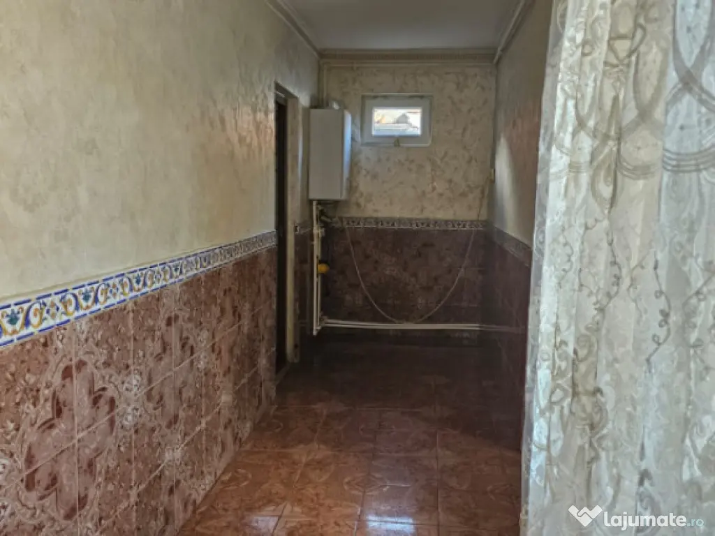 Casa de vanzare - zona Bratianu 