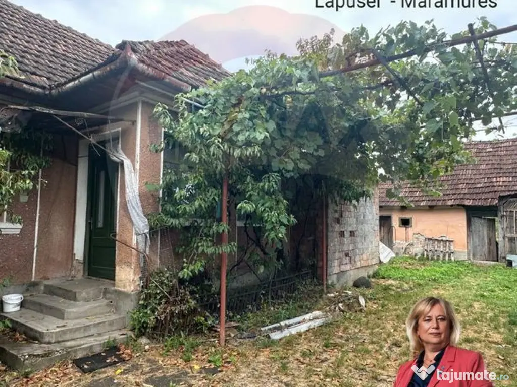 30 arii TEREN INTRAVILAN cu o GOSPODARIE veche 