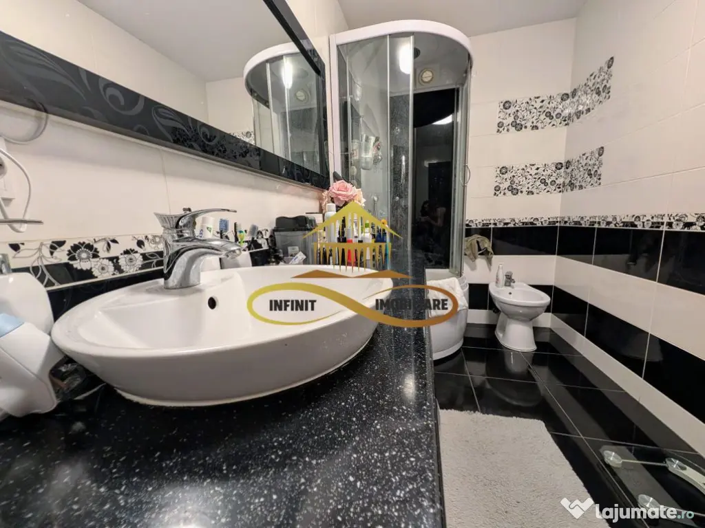 Apartament de vanzare, 4 camere, Bacau-Serbanesti 