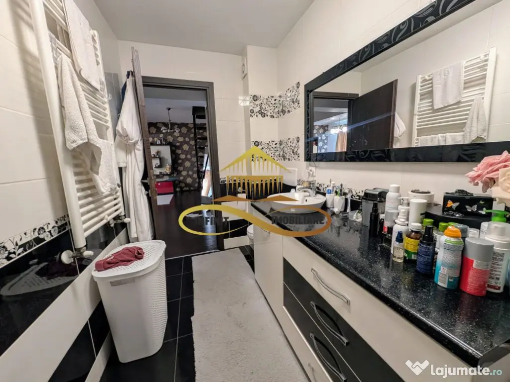 Apartament de vanzare, 4 camere, Bacau-Serbanesti 