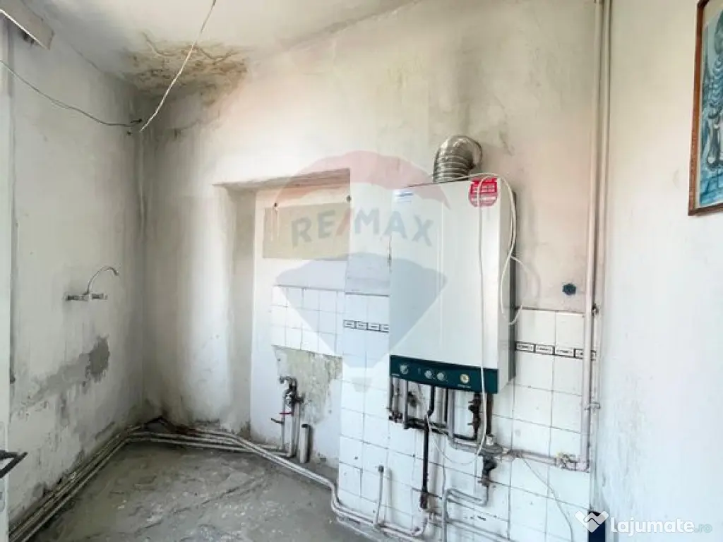 Casă cu 3 camere de vânzare în zona centrala comison 0%