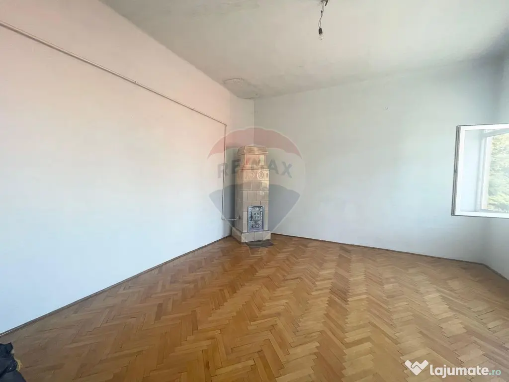 Casă cu 3 camere de vânzare în zona centrala comison 0%