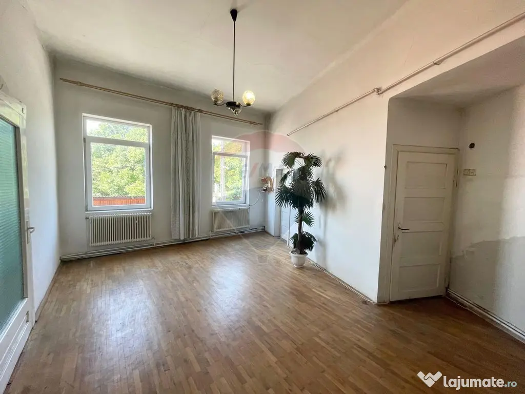 Casă cu 3 camere de vânzare în zona centrala comison 0%