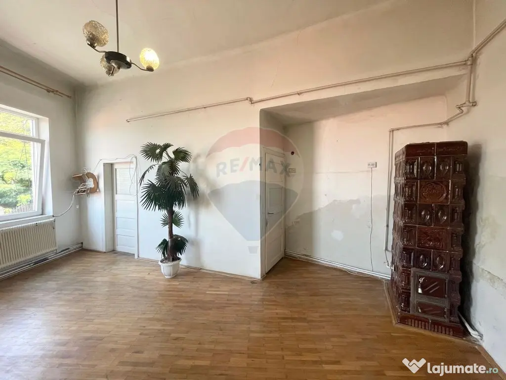 Casă cu 3 camere de vânzare în zona centrala comison 0%