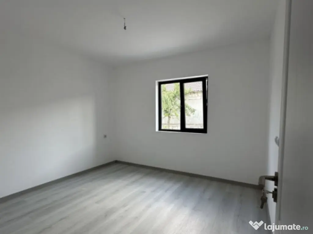 Casa de vanzare 4 camere | Navodari