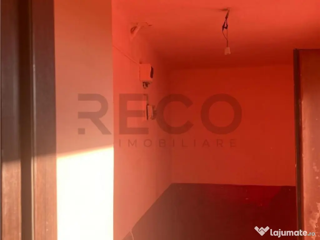 Reco Teren 5800 mp in Ghenetea | Strada asfaltata recent 