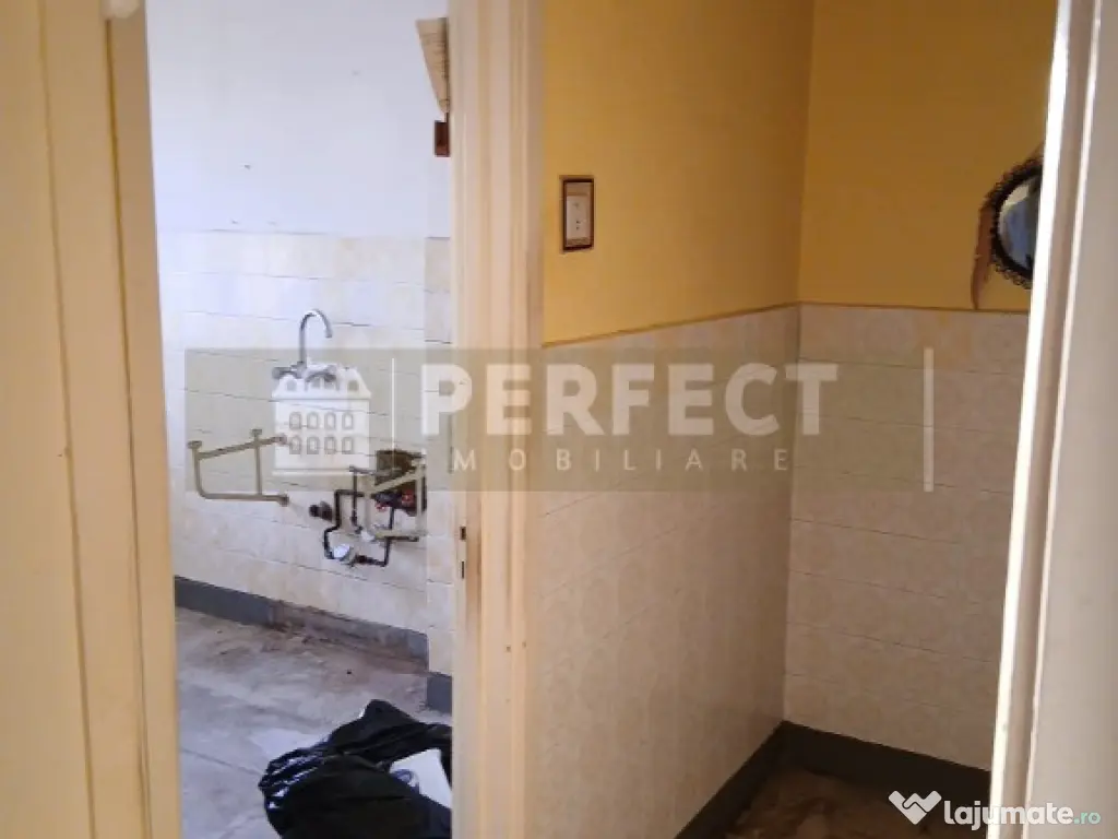 2 camere semidecomandat, Democratiei,PRET 42000 euro! 