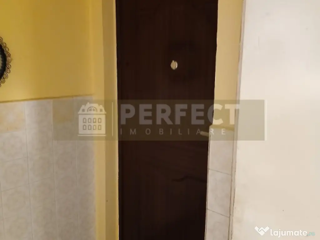 2 camere semidecomandat, Democratiei,PRET 42000 euro! 