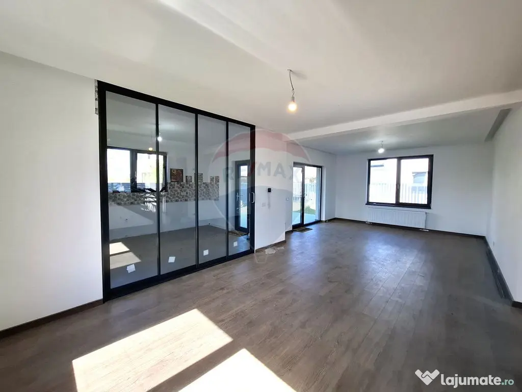 Vanzare Casa 4 camere, stil mediteranean,Domnesti