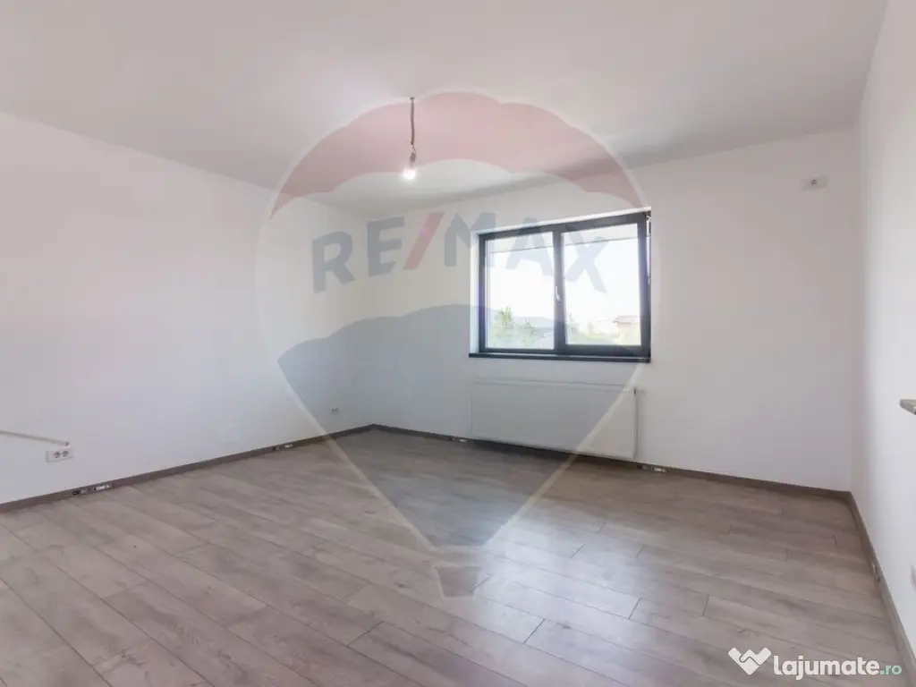 Vanzare Casa 4 camere, stil mediteranean,Domnesti