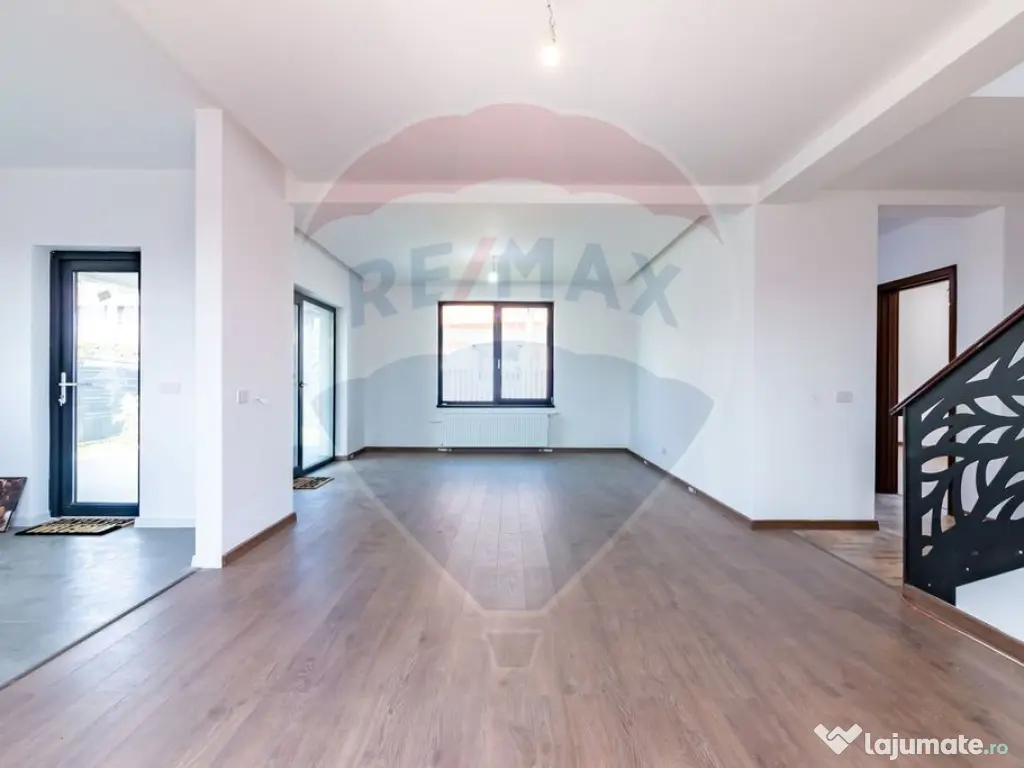 Vanzare Casa 4 camere, stil mediteranean,Domnesti