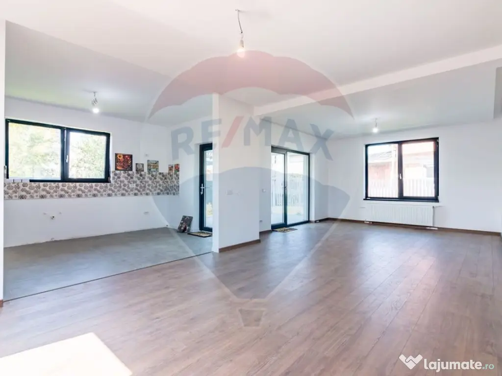 Vanzare Casa 4 camere, stil mediteranean,Domnesti