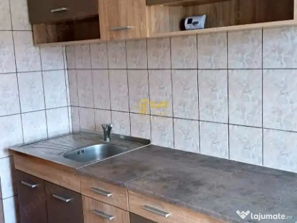 Apartament cu 3 camere in zona Dacia 