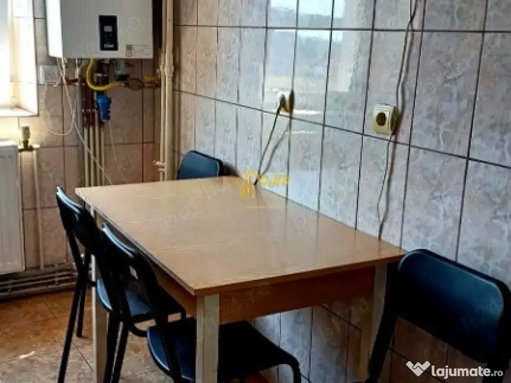 Apartament cu 3 camere in zona Dacia 