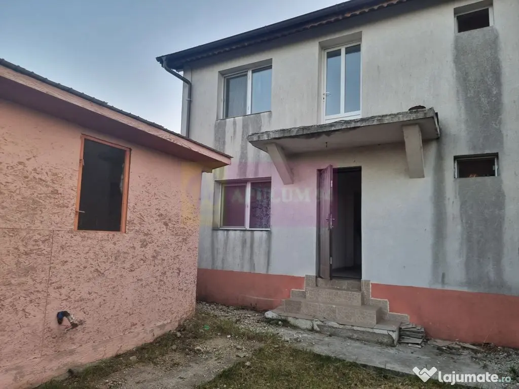 SADINA / GR - CASA P+1+M (5 CAM) DE VANZARE 