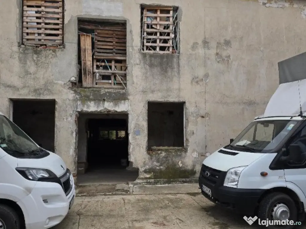 Hala , SC total 2048 MP , P+E, trifazic , teren 2000 mp, zona Borsului 