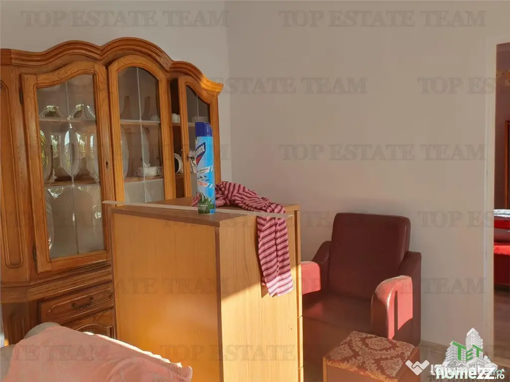 Colt de rai la tara doua case primitoare livada vie si lini