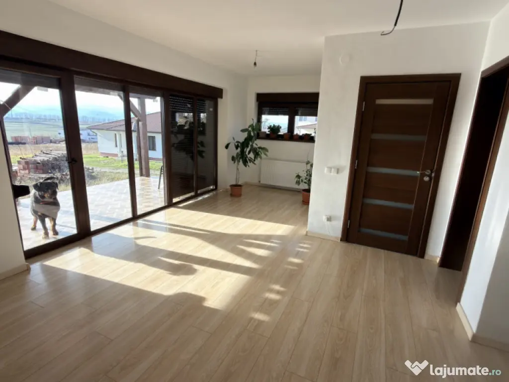 Casa 5 camere + teren 372mp cartier Bavaria