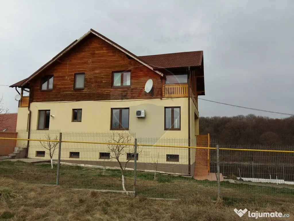 De vanzare vila langa lac la Moara Vlasiei 