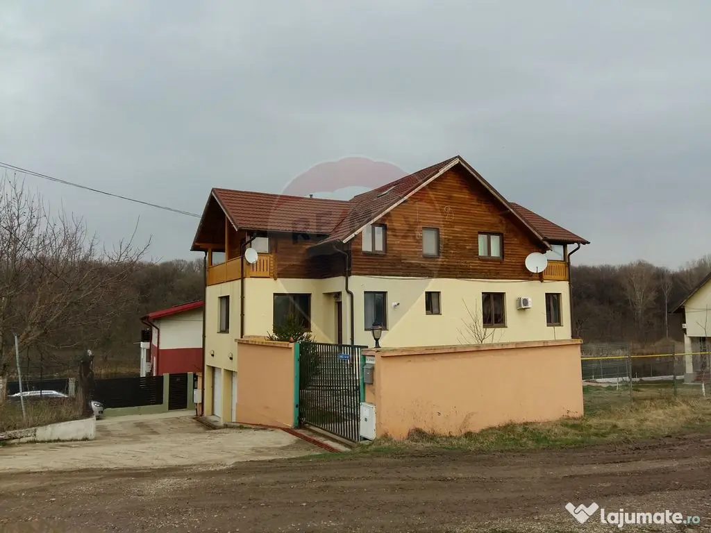 De vanzare vila langa lac la Moara Vlasiei 