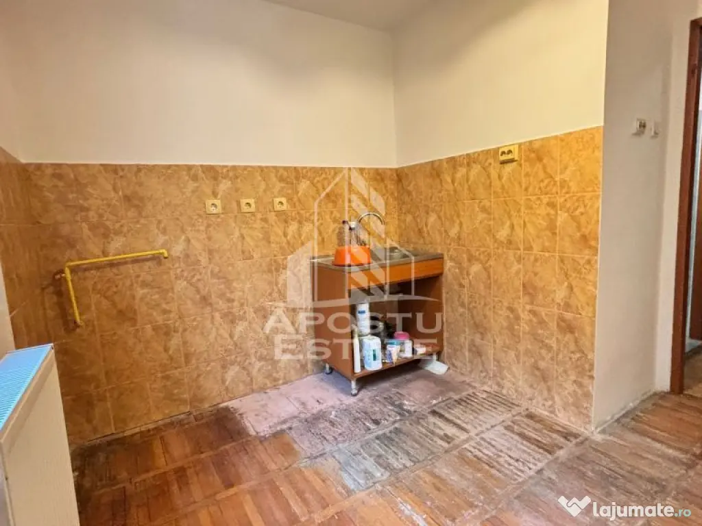 Apartament cu 2 camere, etajul intai, balcon 