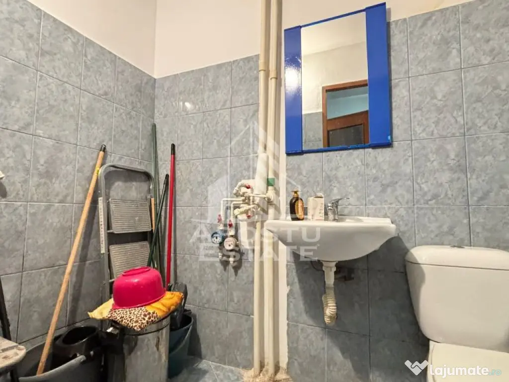 Apartament cu 2 camere, etajul intai, balcon 