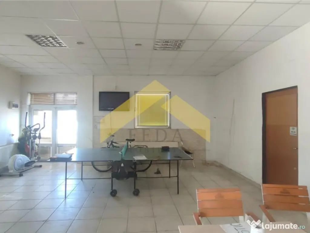 Spatiu comercial de inchiriat zona Parneava