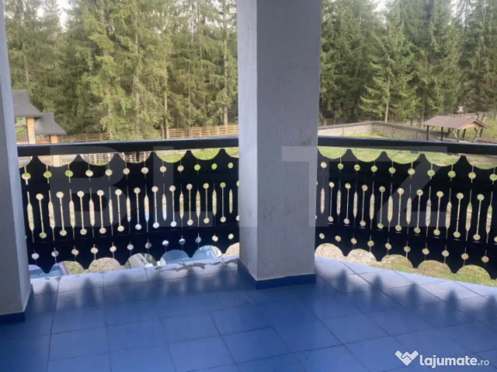 Vânzare vilă tip pensiune într-o zonă superbă din Poian