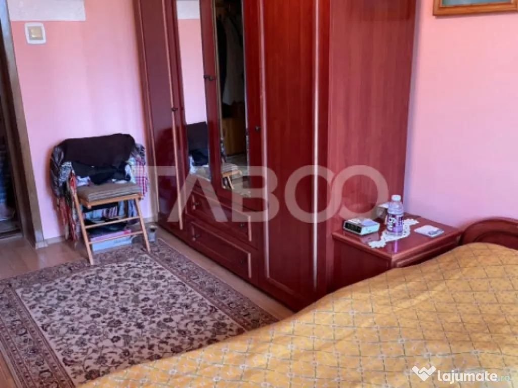 Apartament 3 camere decomandate etaj intermediar in cartier 