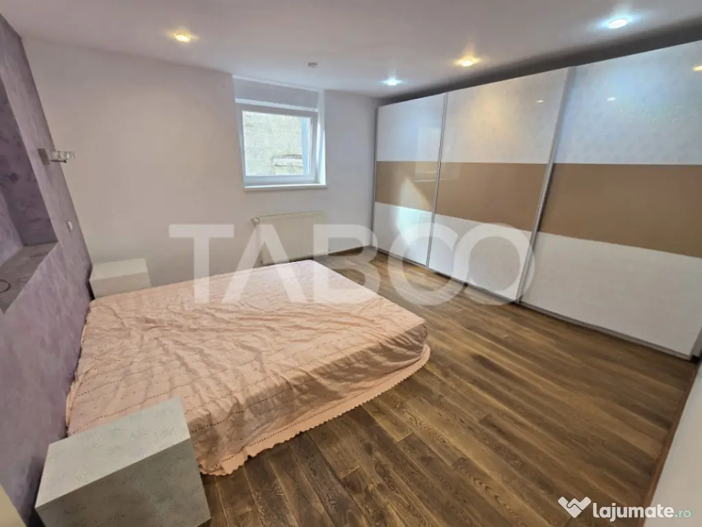 Casa individuala de vanzare 6 camere teren 650 garaj Piata C 