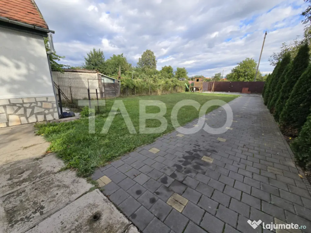 Casa individuala de vanzare 6 camere teren 650 garaj Piata C 