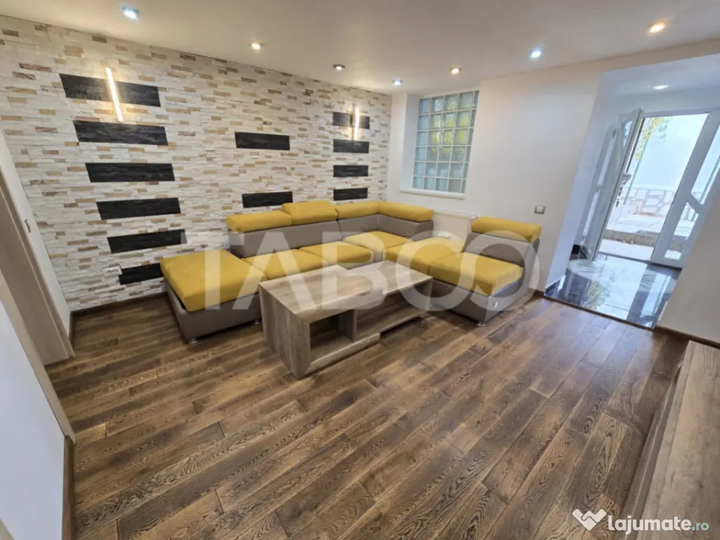 Casa individuala de vanzare 6 camere teren 650 garaj Piata C 