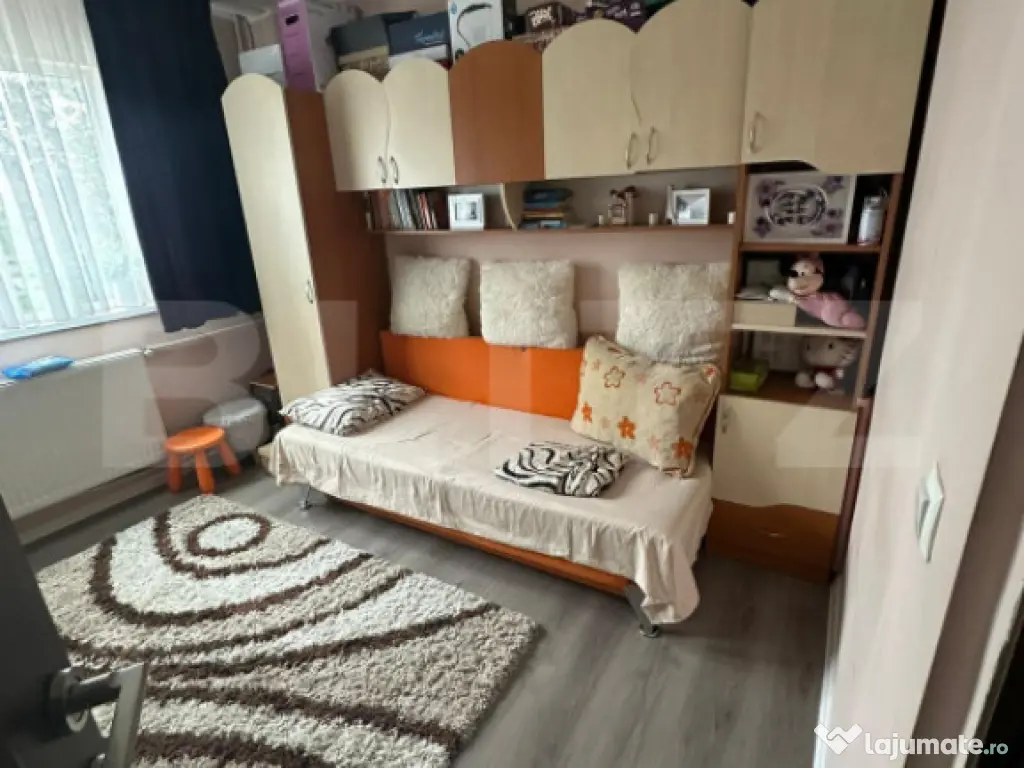 Apartament cu 3 camere, zona Rogerius
