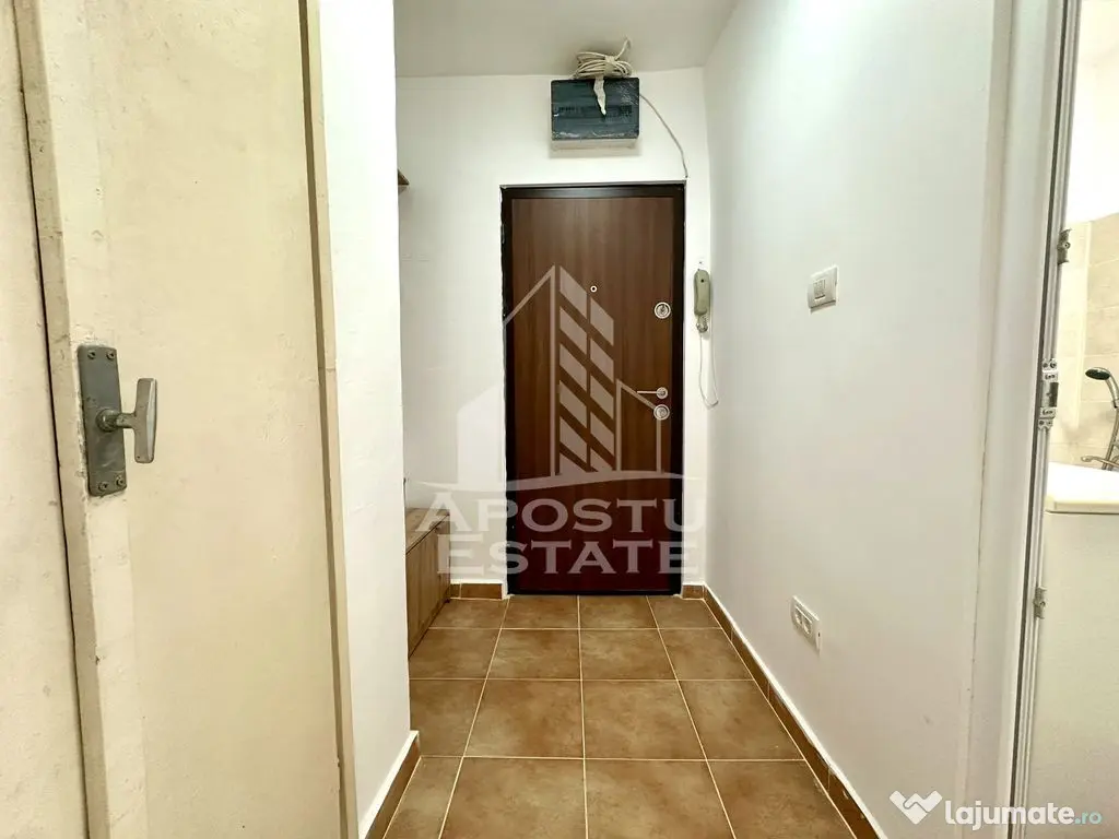 Apartament cu o camera, mobilat si utilat, situat in zona... 