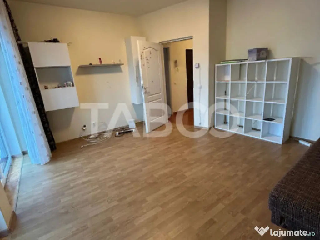 Vanzare apartament cu 2 camere decomandate cu parcare in vil 