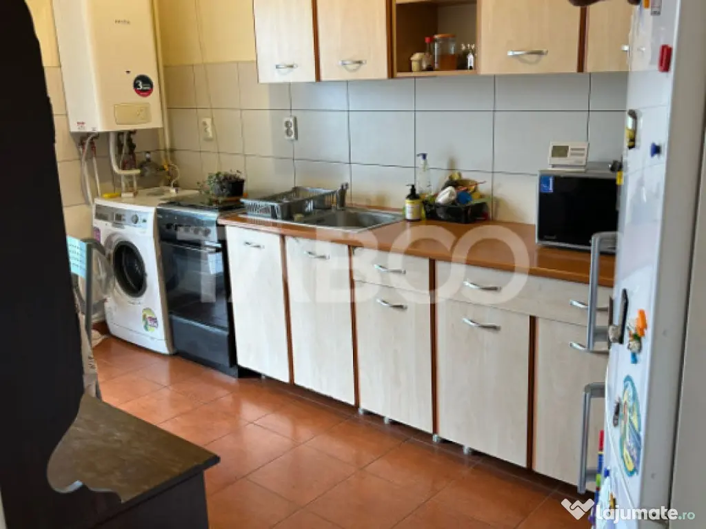 Vanzare apartament cu 2 camere decomandate cu parcare in vil 