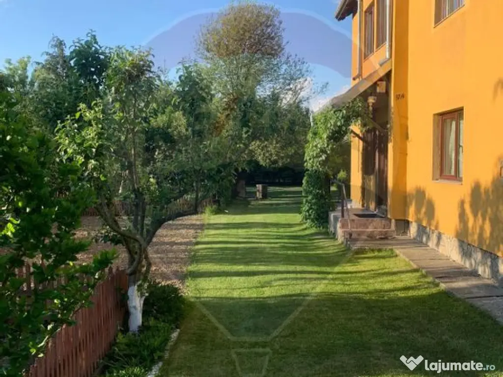 Casă / Vilă cu 9 camere de vânzare în zona Central