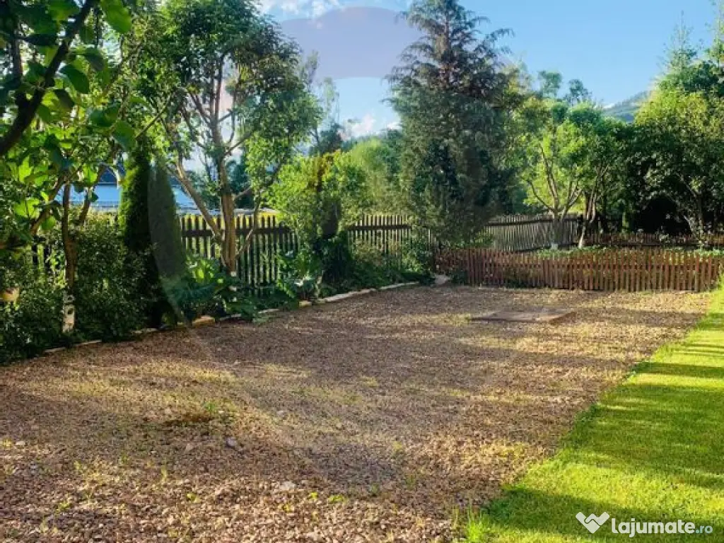 Casă / Vilă cu 9 camere de vânzare în zona Central