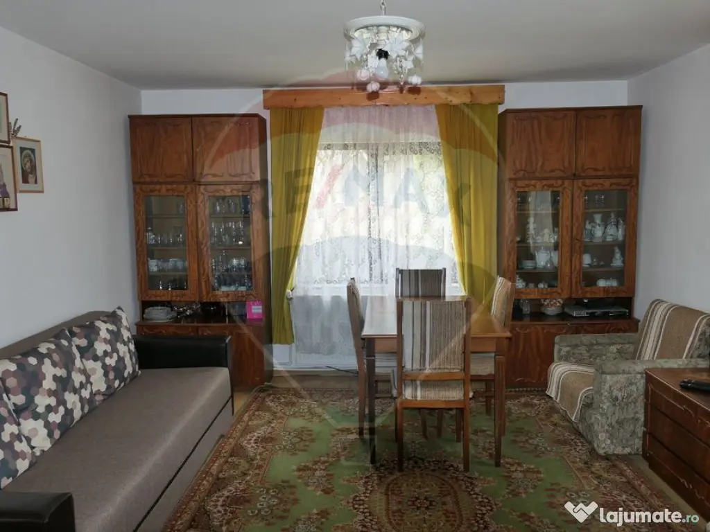 Casă / Vilă cu 9 camere de vânzare în zona Central